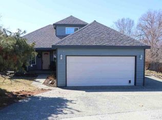 1738 Manhattan Dr, East Wenatchee, WA 98802