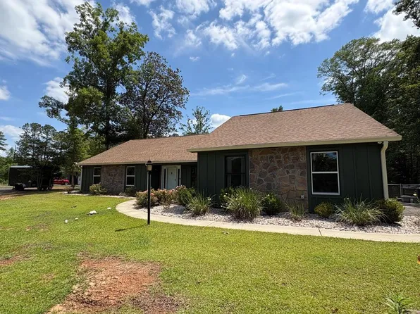 415 Quail Hollow Rd, Ozark, AL 36360
