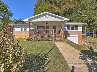 201 Briggs St, Unicoi, TN 37692