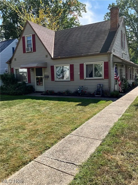 4315 Kenmore Ave photo 1