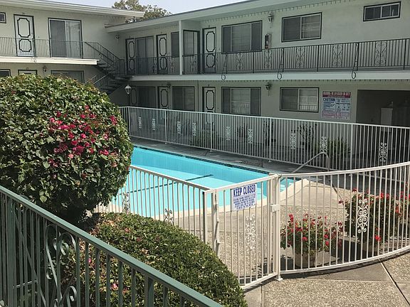 2nd image of 435 Richfield Dr
