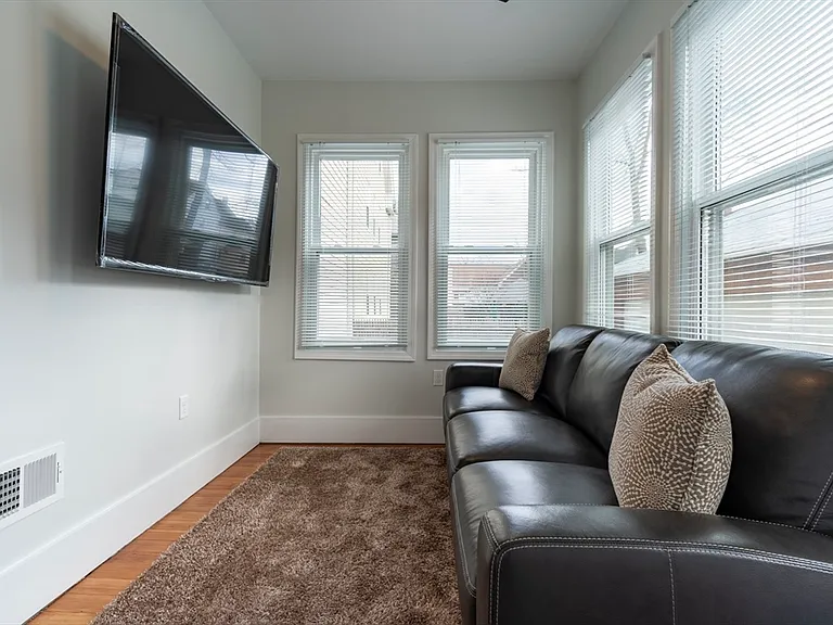 22 Dearborn St #2 — Photo 14