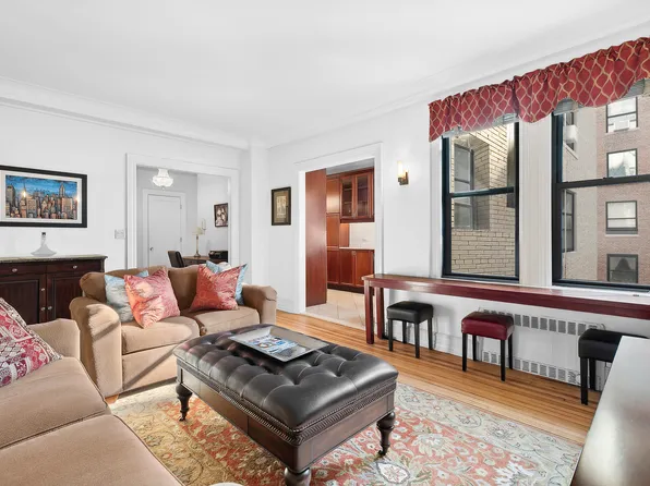 136 East 36th Street image 1 of 10