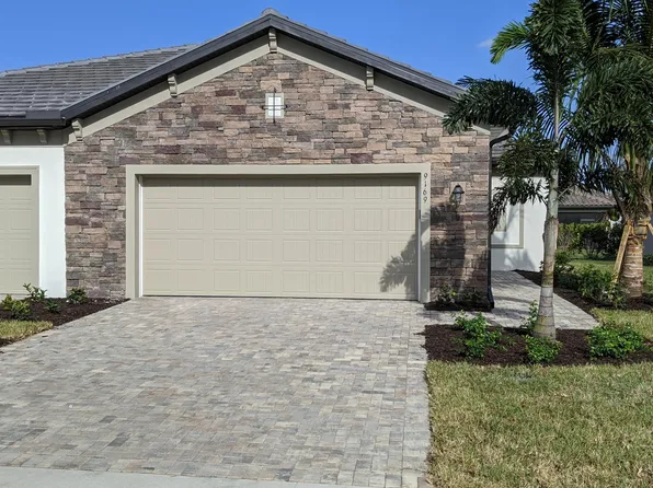 9169 Glenforest Dr, Naples, FL 34120