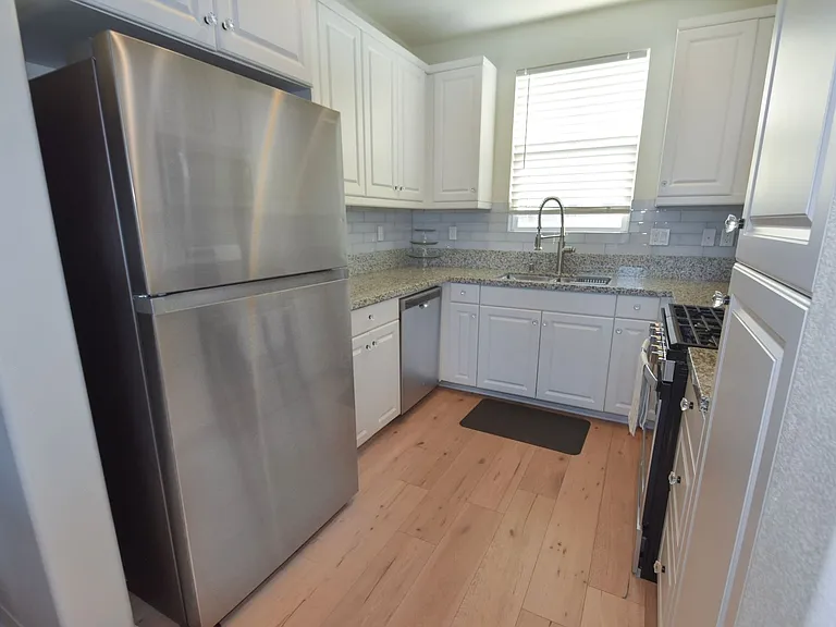 514 Lark Way — Photo 12