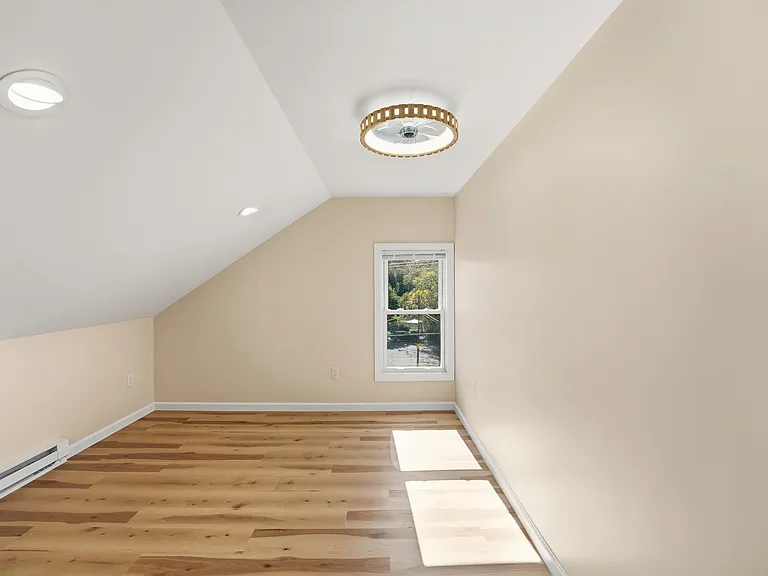 22 Vernon St #3 — Photo 9