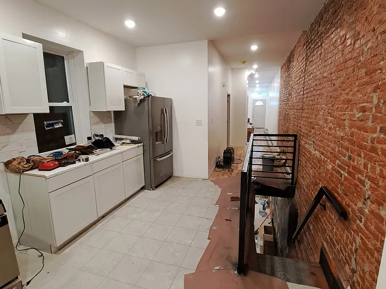 1353 W Jerome St #1 — Photo 8