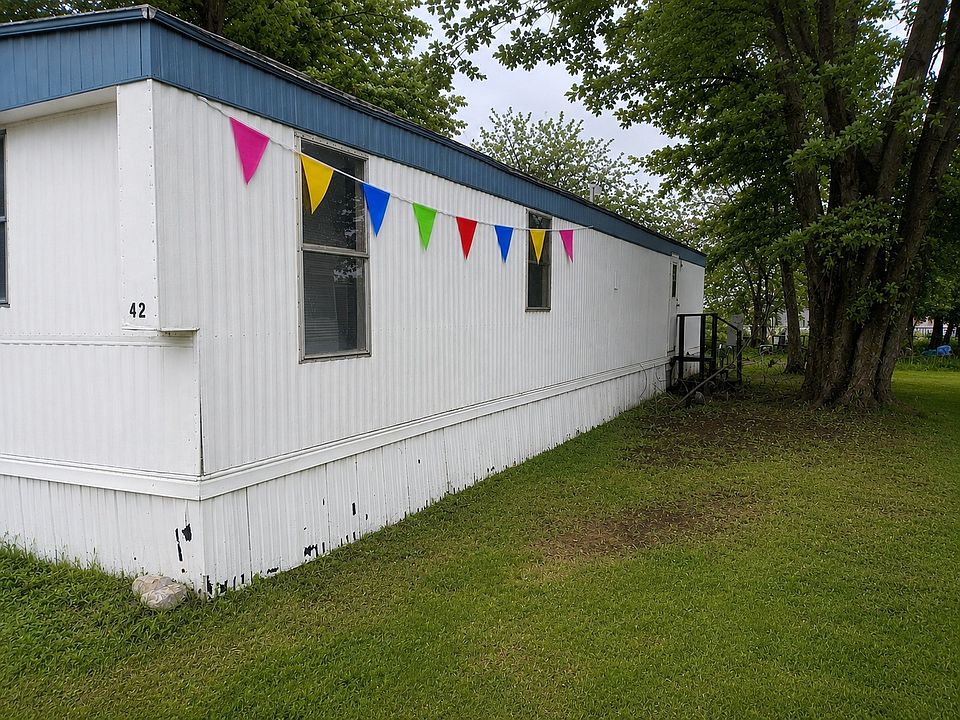 2nd image of 42 Village Ct