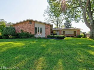 53122 Scenic Dr, Shelby Township, MI