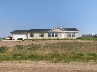 12205 McKenzie View Dr, Watford City, ND 58854