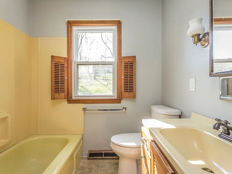 7390 Southview Dr — Photo 5