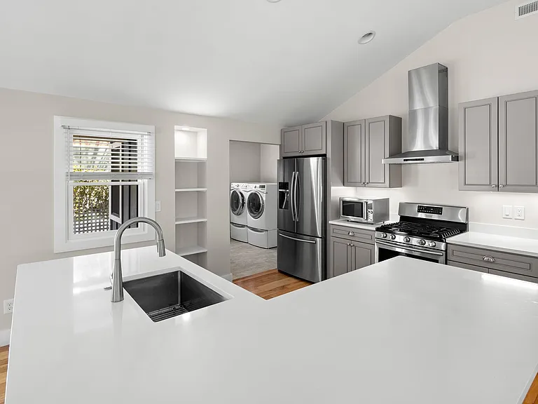 70 Forest Hill Dr — Photo 7