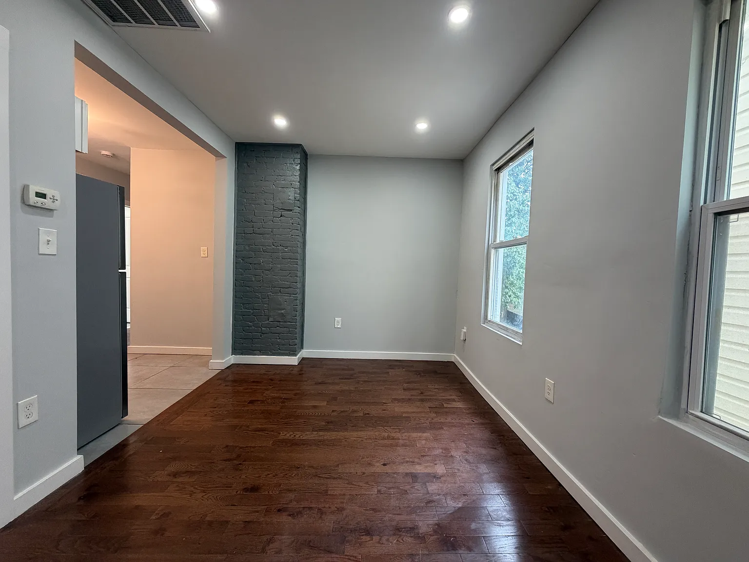4 bed, 1.5 bath, 1000 sqft, $2,000 — Photo 3