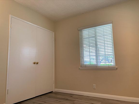4th image of 19139 Schoenborn St