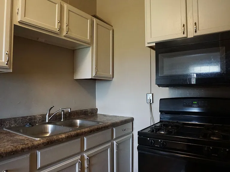 18th & K Apartments — Photo 22