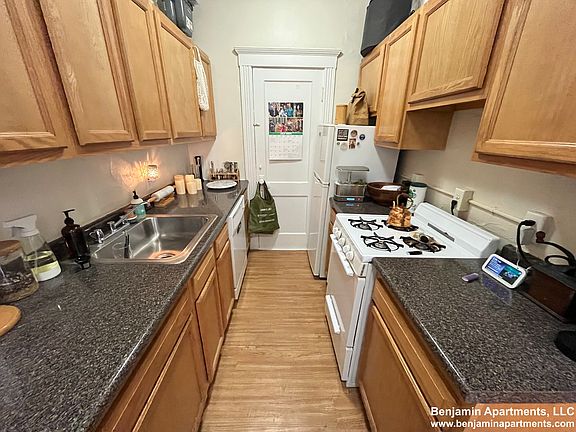 3rd image of 235 Park Dr APT 25