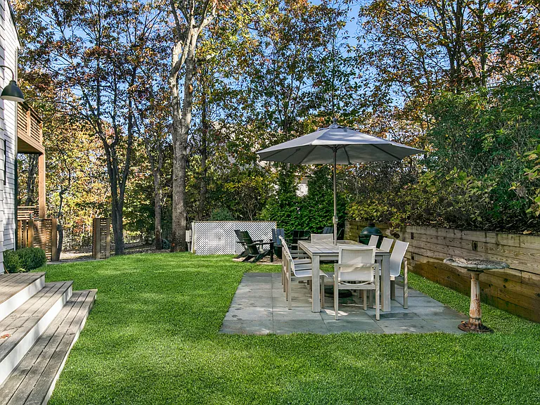 16 Breezy Dr — Photo 23