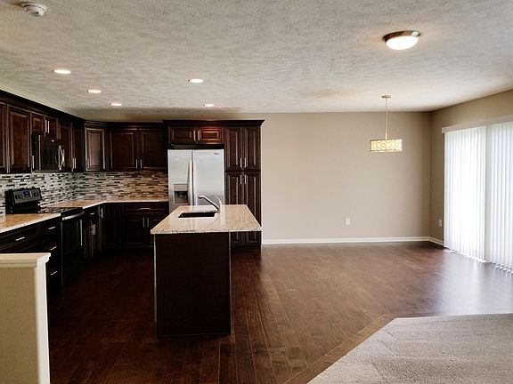 3rd image of 7279 Yankee Woods Dr
