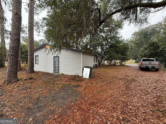 2nd image of 316 Edgewater Rd