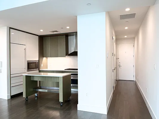 Rented by Koriny NYC LLC | media 16