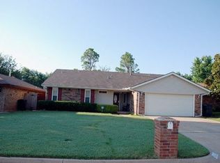 10222 Fairfax Ln, Yukon, OK 73099