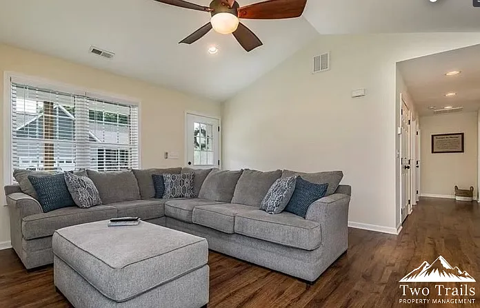 28 Trillium Meadows Ln — Photo 2