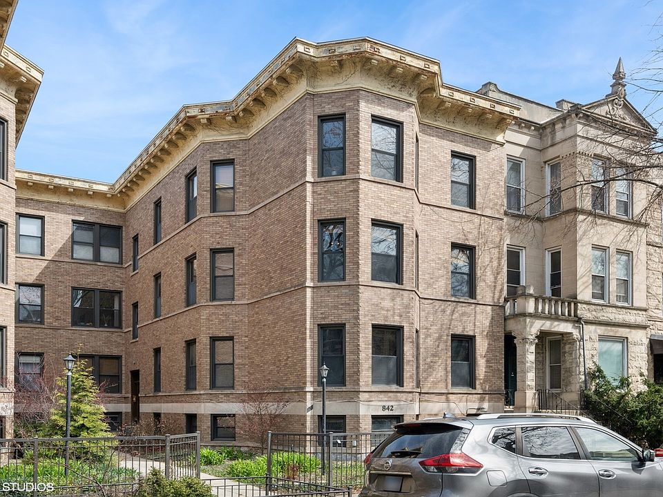 1st image of 842 W Newport Ave #G