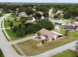 9438 Gulfstream Blvd, Englewood, FL 34224