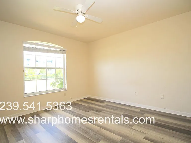 1816 SW 38th Ter — Photo 16