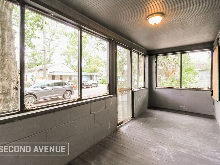 1522 W 22nd St — Photo 9