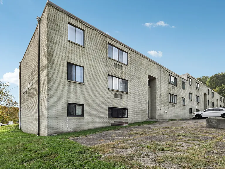 Lowry House — Photo 25
