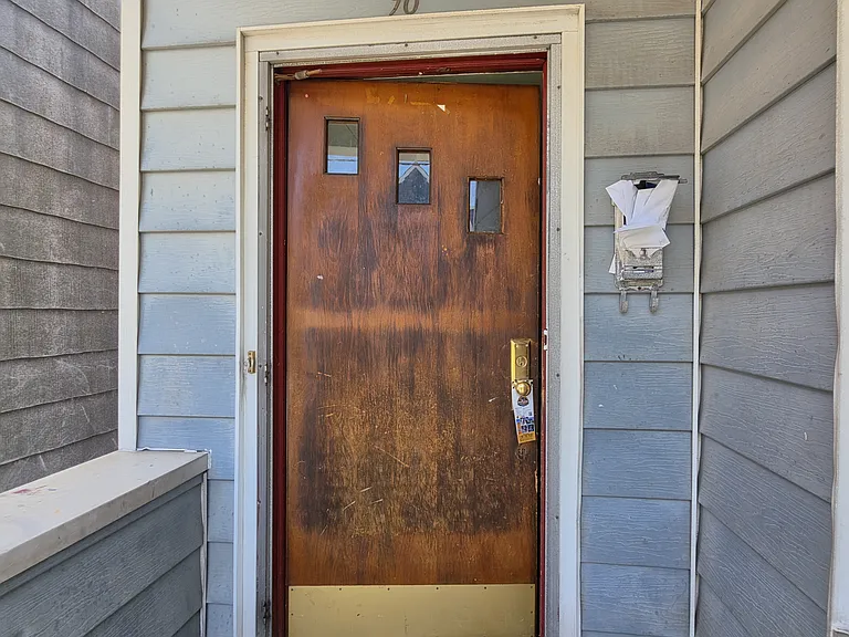 96 Brown Pl #A — Photo 6