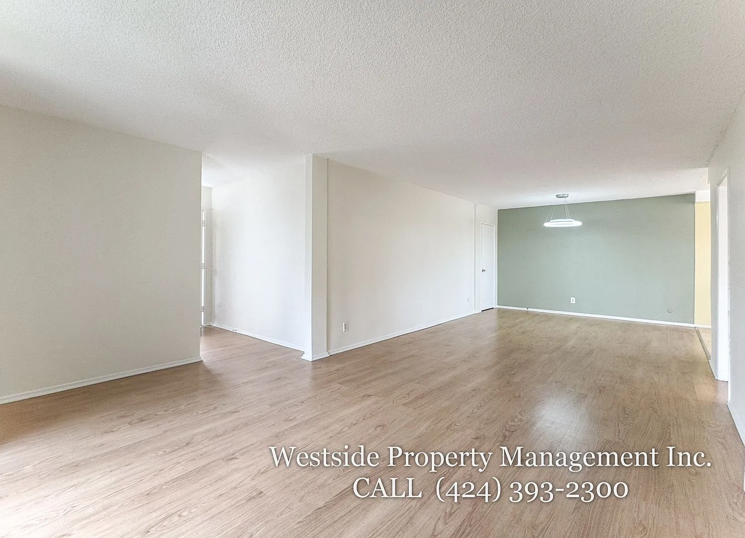 Spacious & Bright Front Corner 1BD/1BA — Photo 3