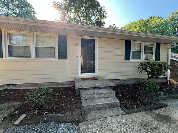 2nd image of 1405 Larson St