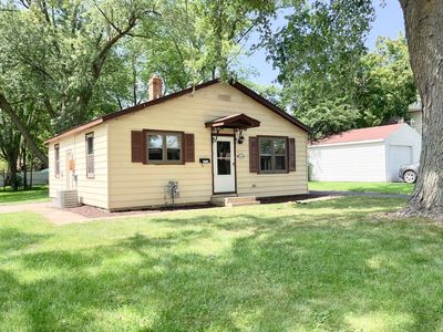 1025 N Madison St, Woodstock, IL, 60098