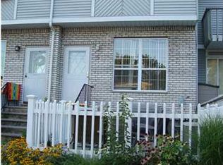 5 Sea Crest Ln, Staten Island, NY 10307