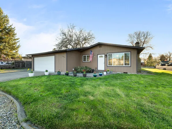 4065 Crestwood Cir, Central Pt, OR 97502