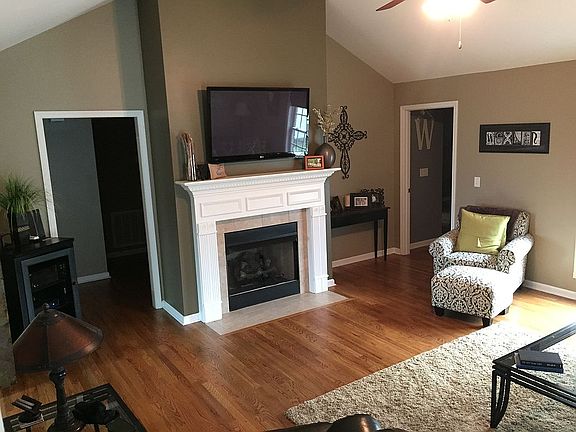 4th image of 939 Bogey Way