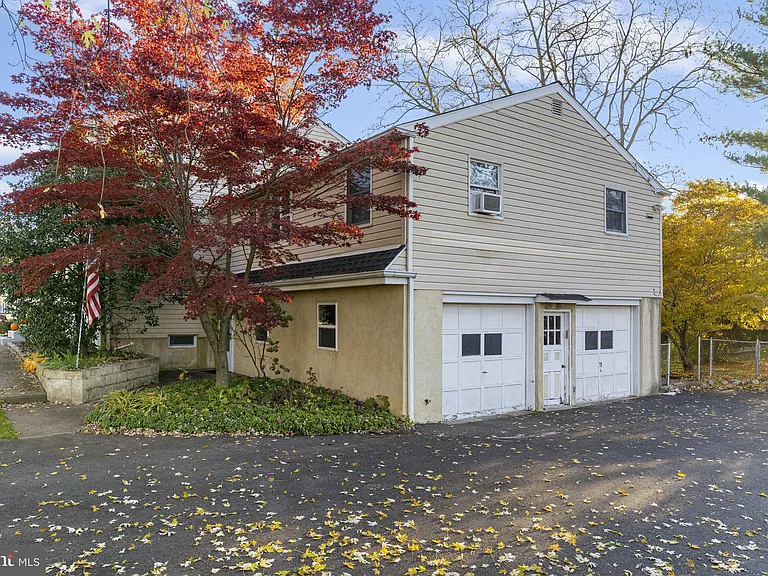 225 Pershing Ave #A — Photo 4
