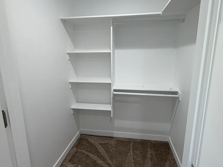 993 W Fairfield Rd — Photo 4