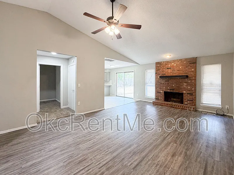 5 bed, 2.0 bath, 1675 sqft, $1,649 — Photo 4