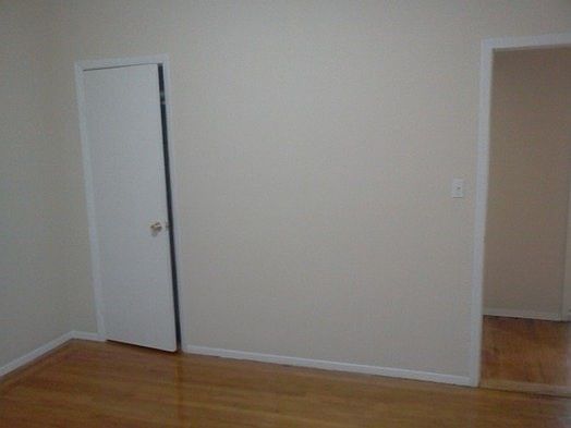 2nd image of 10425 195th St APT 3D
