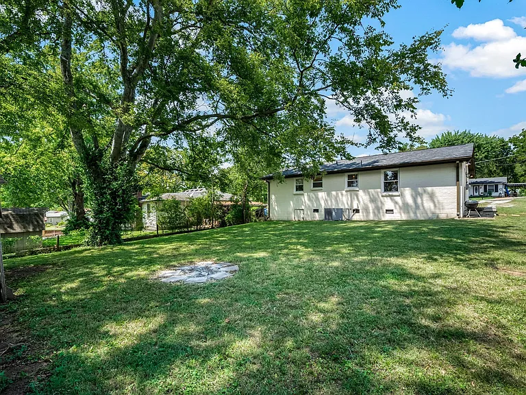 205 Cedar Dr — Photo 30