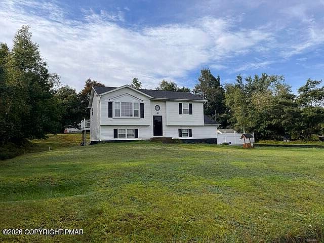 1st image of 216 Center Dr