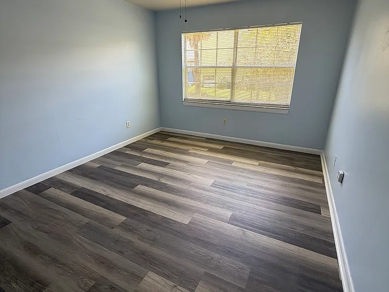 22302 Vick St #109 — Photo 8