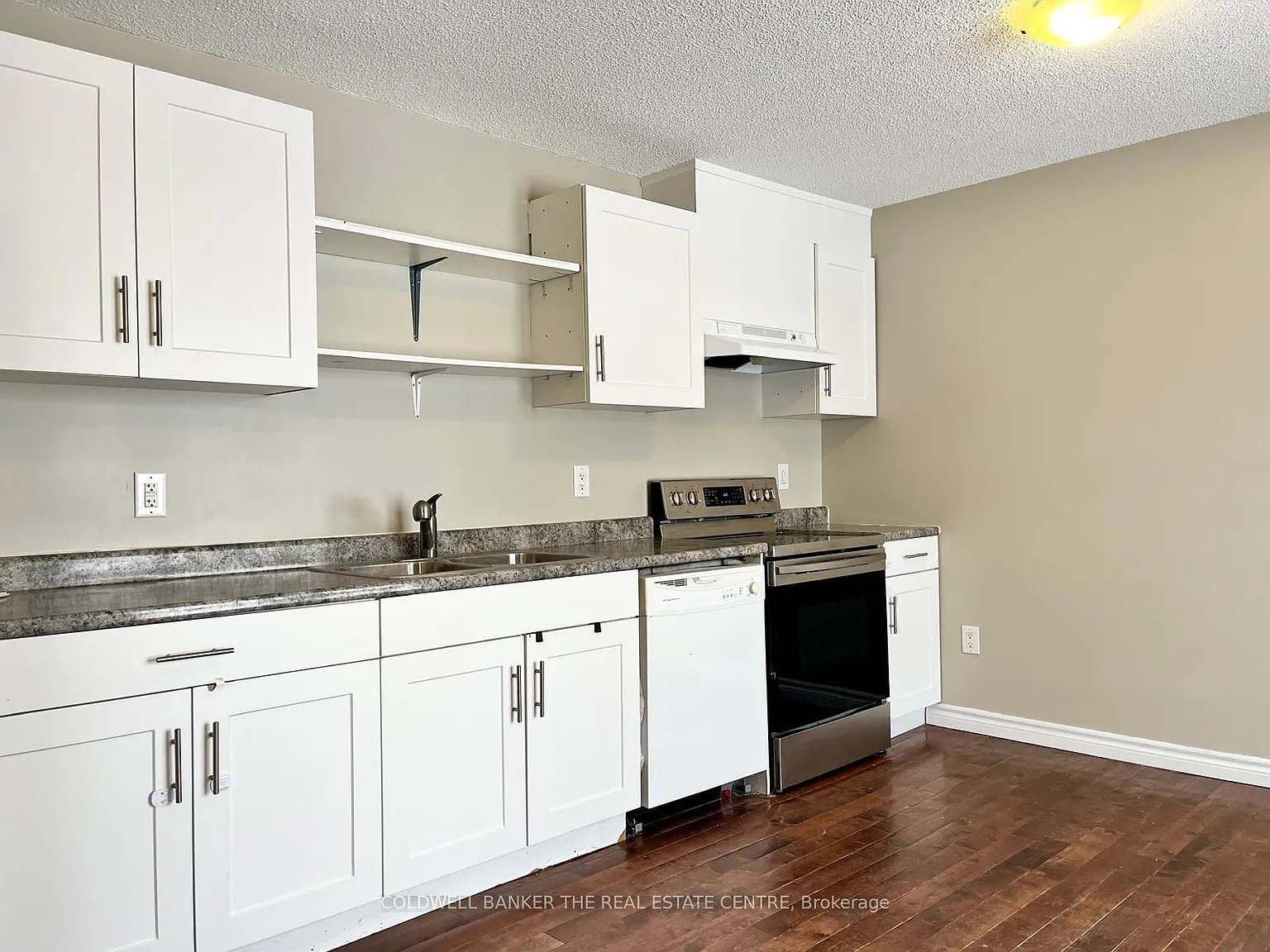 3 bed, $1,995 — Photo 2
