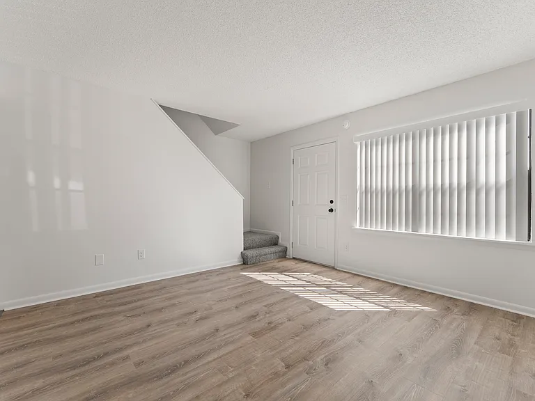 Briarwood Apartments — Photo 8