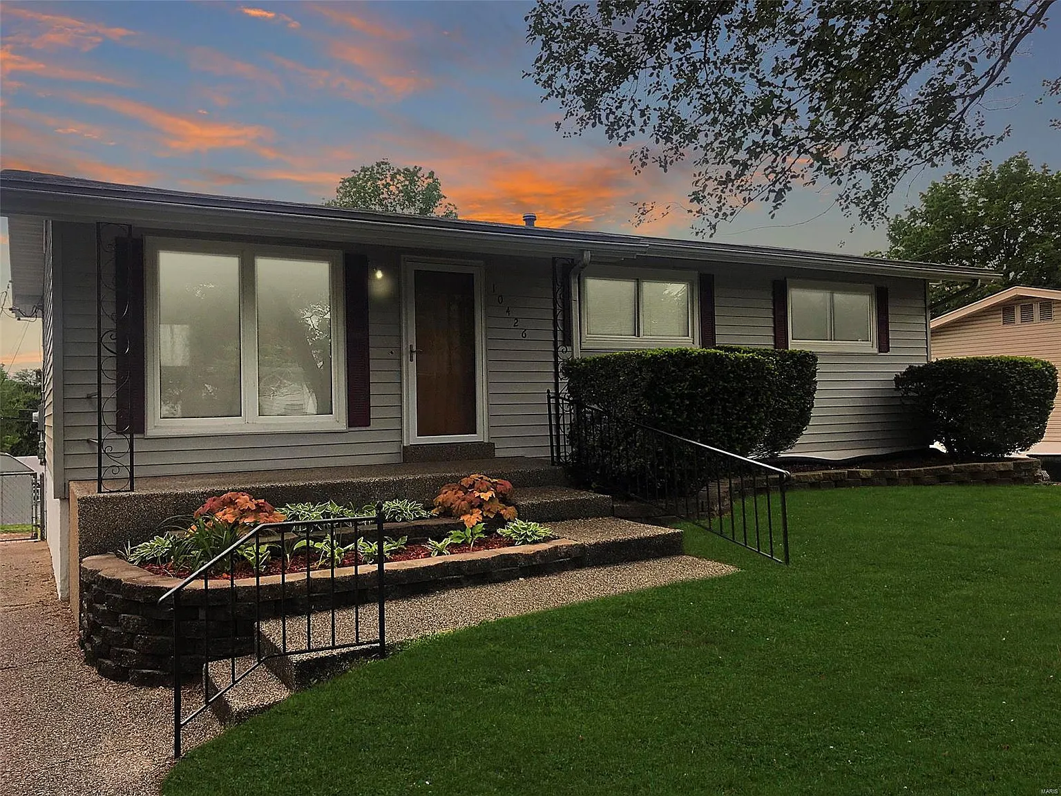 10426 Leitrim Dr photo 1