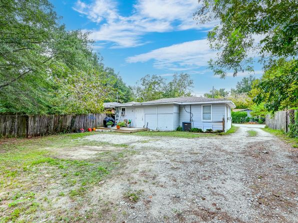 charleston-south-carolina-2079622815 picture