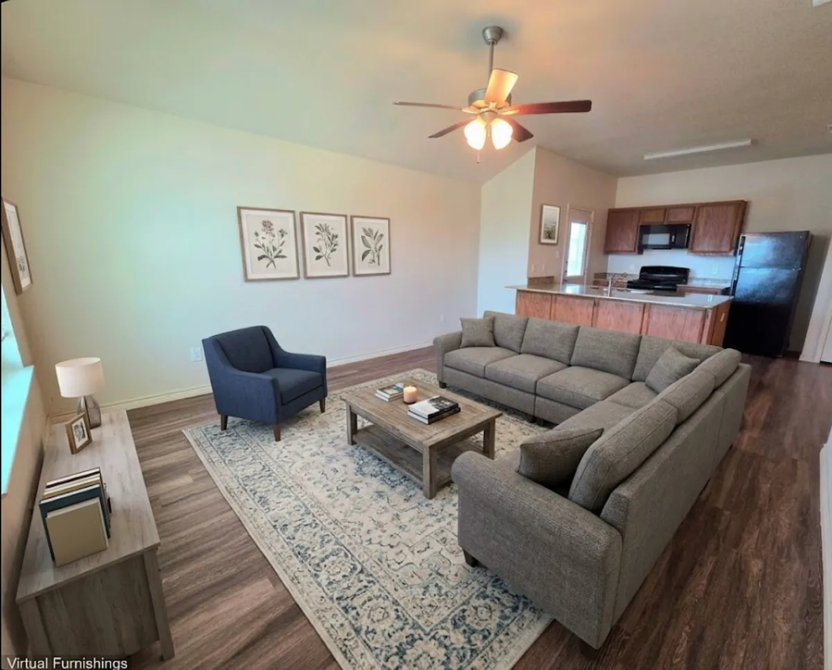 Building Photo - 3315 Stonewall Dr #B